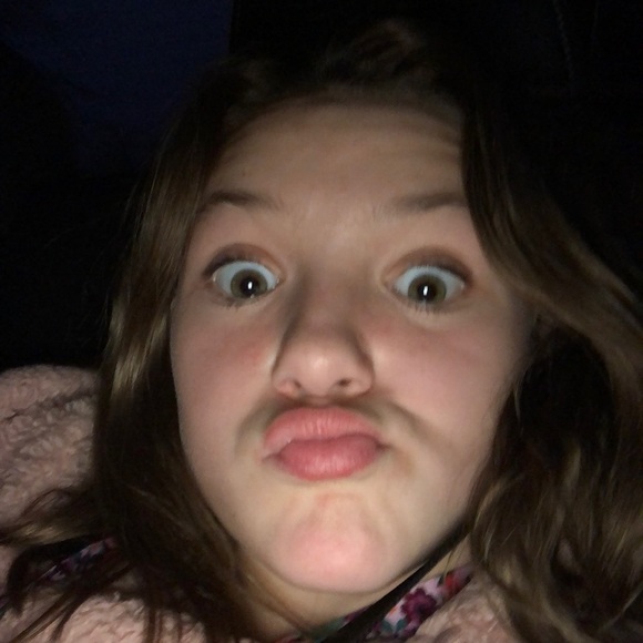 Meet your Posher, Tiffany - Picture 1 of 1